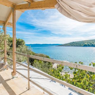 House Lady Anna Pasman (4)