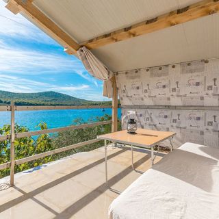 House Lady Anna Pasman (5)