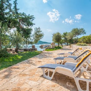 House Uncle Simon Pasman (4)