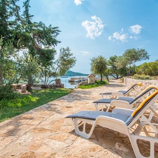 House Uncle Simon Pasman (4)