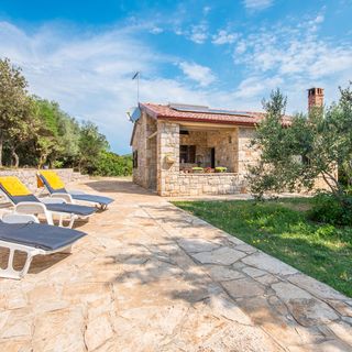 House Uncle Simon Pasman (2)