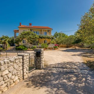 Rooms VALENTINO Vrh (2)