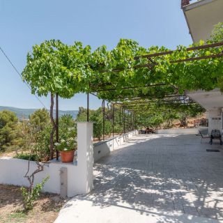 Apartments Nedjeljko Arbanija (3)