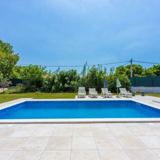 Villa Deluxe Trget (3)