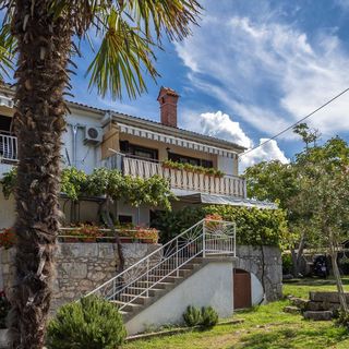 Apartmanok Parkolóhellyel Malinska, Krk - 19342 Malinska (2)