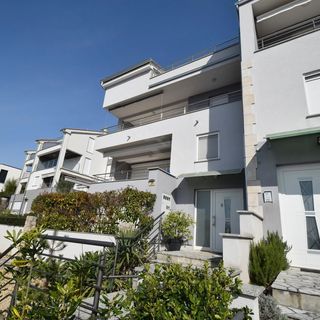 Apartmanok Parkolóhellyel Njivice, Krk - 19379 Njivice (3)