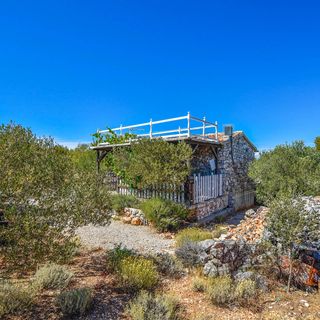 House Volak Nevidane (3)