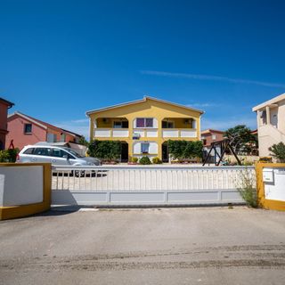 Apartmani Pavic Vir (2)