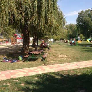 25 méterre a víztől Üdülőház Balatonszárszó (2)