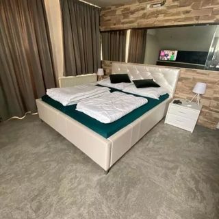 Dom v stráni Poniky (3)