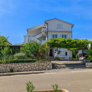 Apartments Anica J Lopar (2)