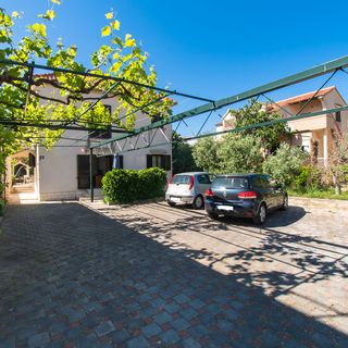 Apartments Goran near the beach Srima (2)