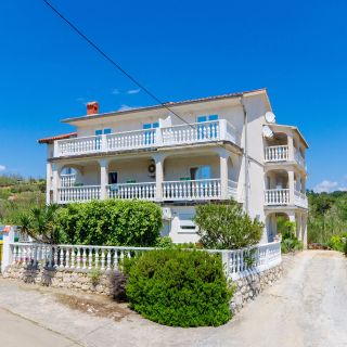 Apartments Ester Lopar (4)