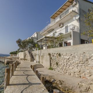 Apartment Slobodan by the sea Tribunj (2)