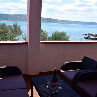 Pansion and Apartments Marko Starigrad (5)