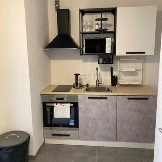 Žižkov tower suites & Capsule hostel Žižkov tower Praha (5)