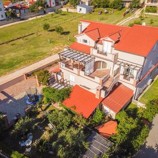 Apartmanok Gyermekes Családok Részére Banjol, Rab - 19804 Banjol (3)