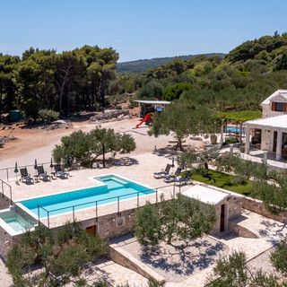 Villa Frida Sumartin (3)