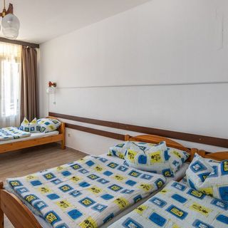 Balatonfüredi Kisfaludy és Jókai Apartmanok (2)