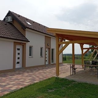 Vadgalamb Apartmanház Lipót (5)