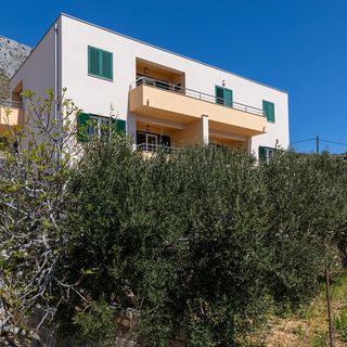 Apartmanok Parkolóhellyel Dugi Rat, Omis - 19516 Dugi Rat (2)