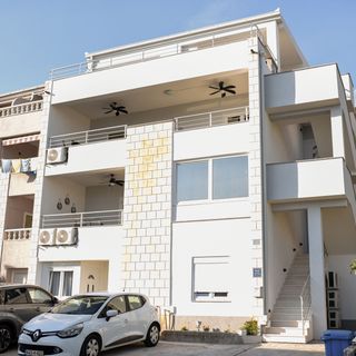 Apartmanok Parkolóhellyel Makarska - 19795 (2)