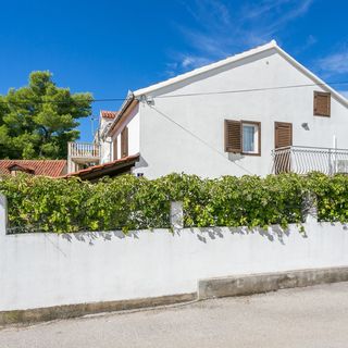 Nyaralóház Parkolóhellyel Milna Brac - 20140 (3)