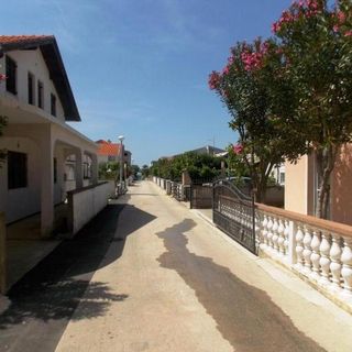 Apartmanok Parkolóhellyel Vir - 20183 (3)