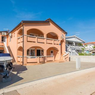 Apartmanok Parkolóhellyel Vir - 20201 (4)