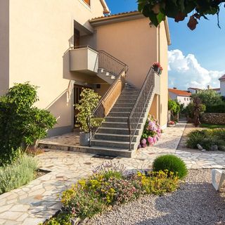 Apartmanok Parkolóhellyel Krk - 20361 (3)