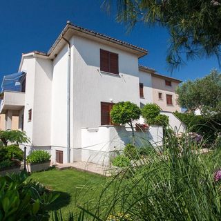 Apartmanok Parkolóhellyel Krk - 20368 (2)