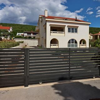 Apartmanok Parkolóhellyel Punat, Krk - 20553 Punat (4)