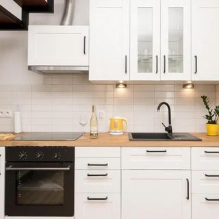 Yellow Apartment Old Town Air Condition Kraków (4)