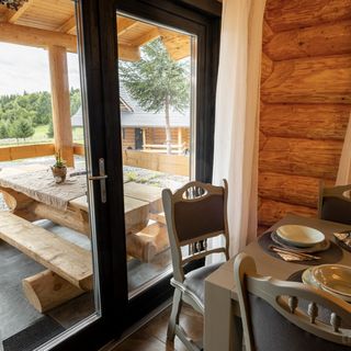 Cabana Lupul Gri Izvoare (5)