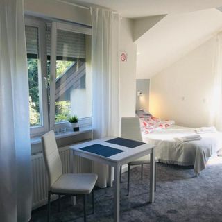 Pokoje Zakątek Podolany Poznań (2)