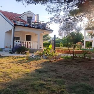 Apartment Ariela Vir (3)