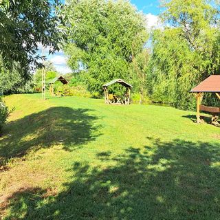 Borostyán Pihenőpark Mende (2)