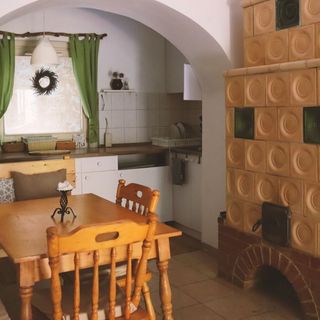 Királykunyhó Erdősziget Privát tóval Visegrád (4)