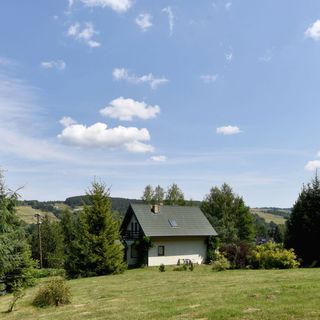 Dom wśród modrzewi Uście Gorlickie (4)