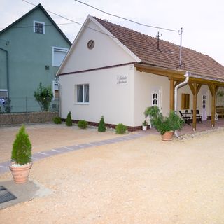 Katalin Apartmanok Hajdúnánás (2)