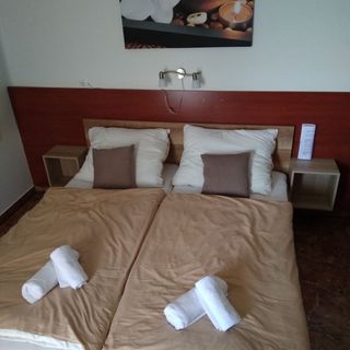 Holiday Apartman Bük (2)