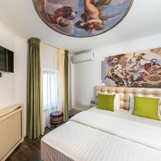 Chic Boutique House București (2)