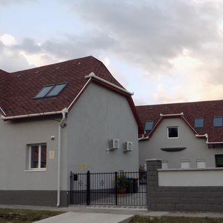 Kőkapu Apartmanház *** Bogács (2)