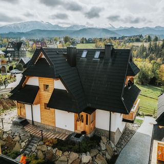 Mountain Base - Dom Hrabiego (4)