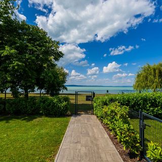 MF Coral Suite Apartment Siófok (4)