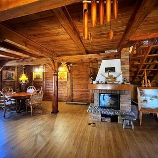 Dom Karwia Jaskrów (2)