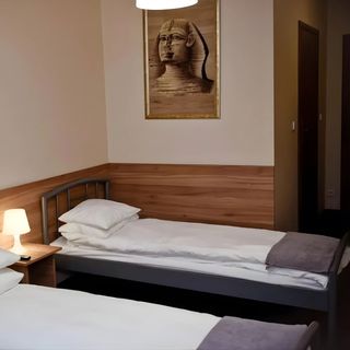 KOLUMNY 217- tanie noclegi pracownicze Łódź (3)