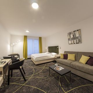 Hotel VALCHA Praha (4)