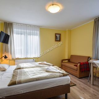 Willa Emi Karpacz (2)