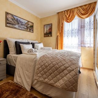 Vörös Álom Apartman Panzió Tiszakécske (2)